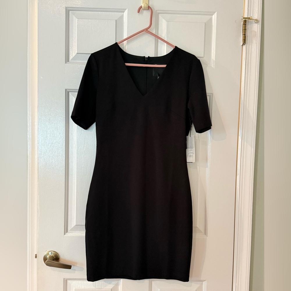 BNWT V-neck White House Black Market Black SCUBA Sheath Mini Dress, Sz 10